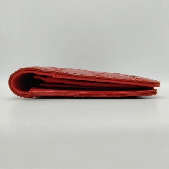 Channel Red Long Wallet - Picture 3 of 16
